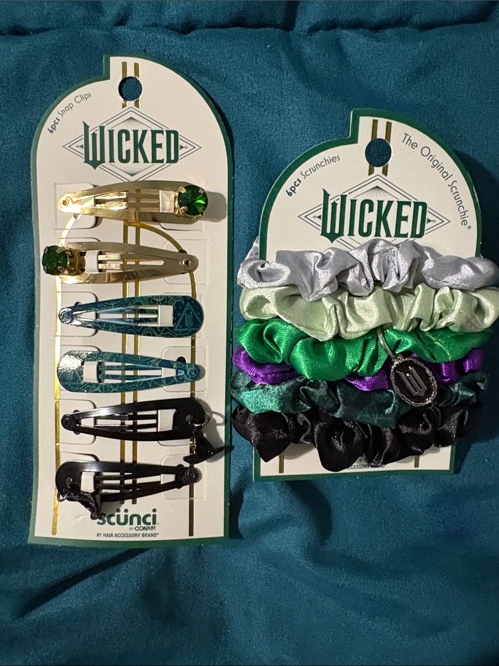 Scunci - 6 Wicked Pack Clips + 6 Satin Scrunchies Bad Witch